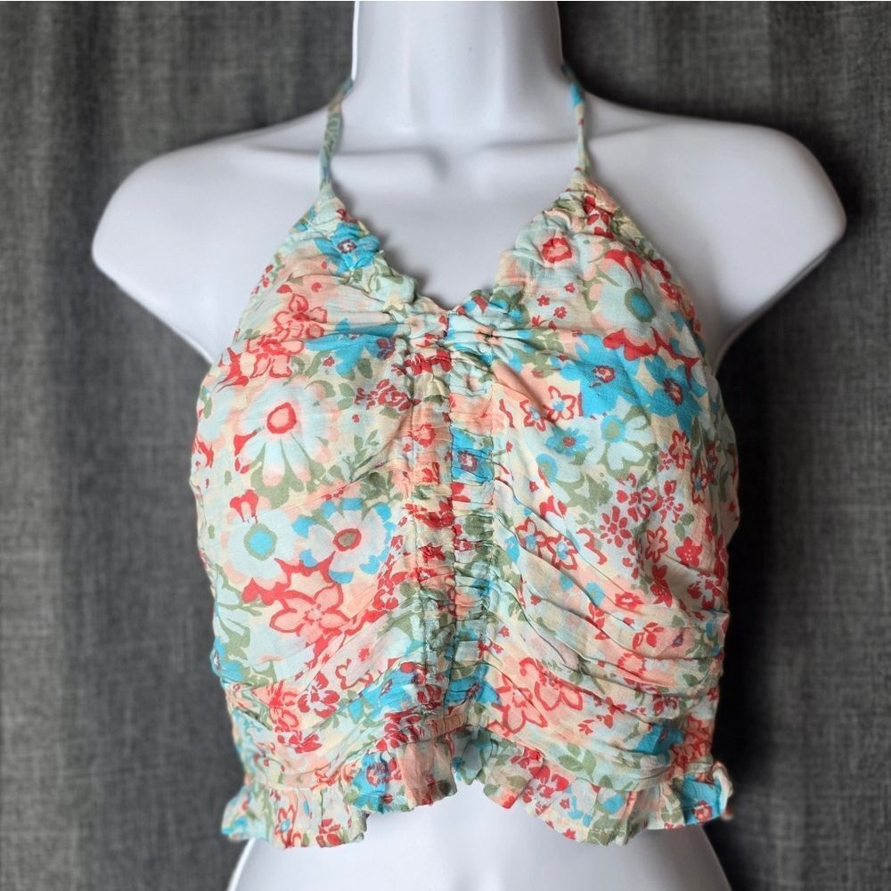 AMERICAN EAGLE Floral Ruffle Crop